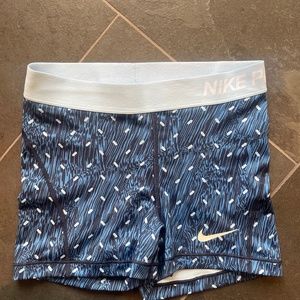 Nike Women's Pro 3” Shorts Small Blue Aqua
